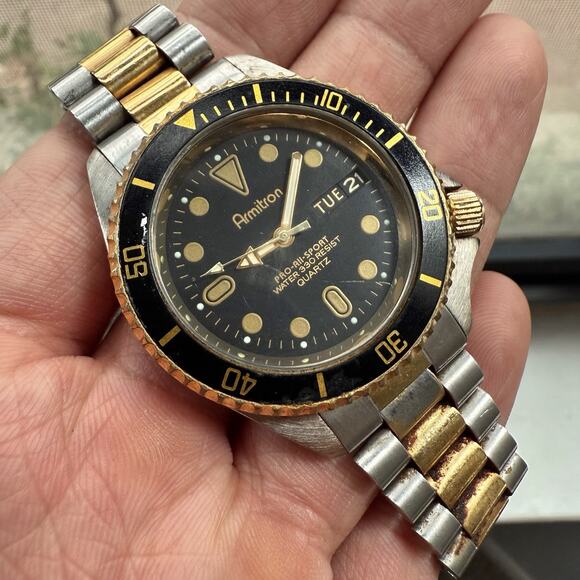 Vintage Armitron Pro All Sport Two-Tone Diver Black Dial Y143A Turtle Case Watch - Picture 1 of 9